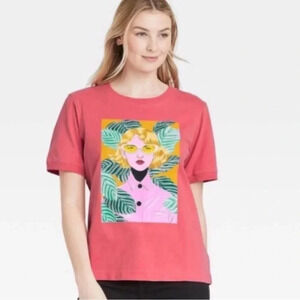 Bijou Karman woman in sunglasses tee